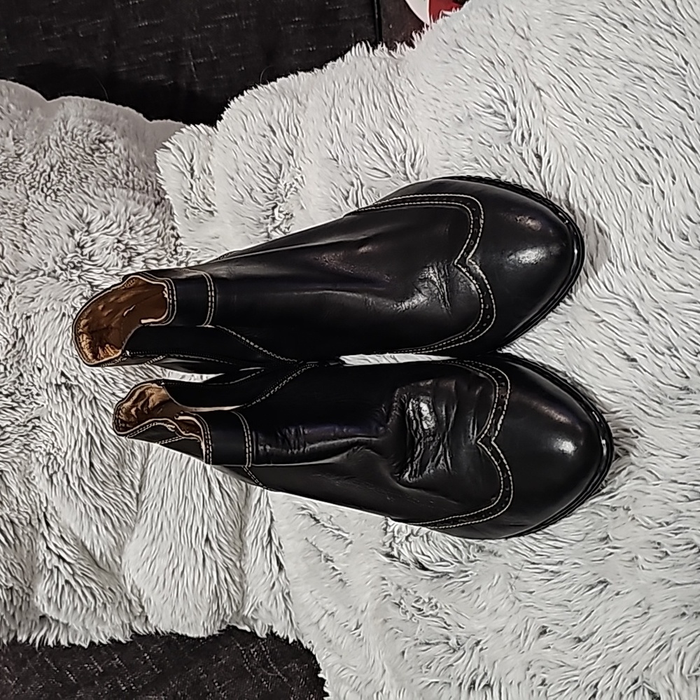 Sofft Black Leather Retro Wingtip Ankle Boots size 10m